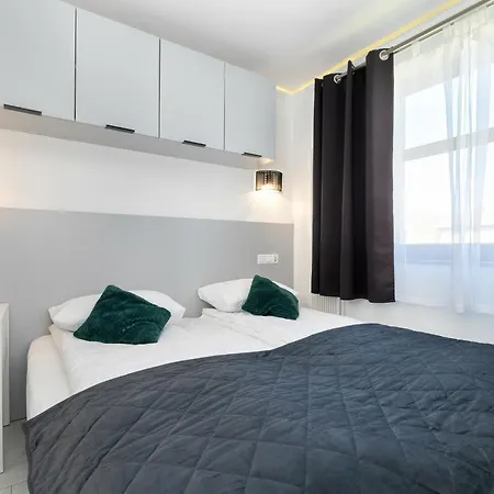 Cosy With Parking & Balcony By Renters Apartamento