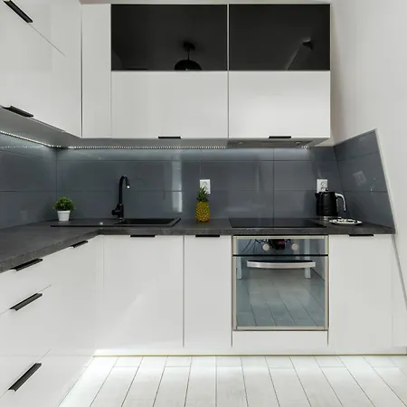 Cosy With Parking & Balcony By Renters Apartamento *